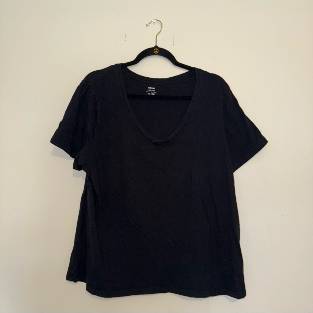 Old Navy | Black Relaxed Short Sleeve V-Neck Tee